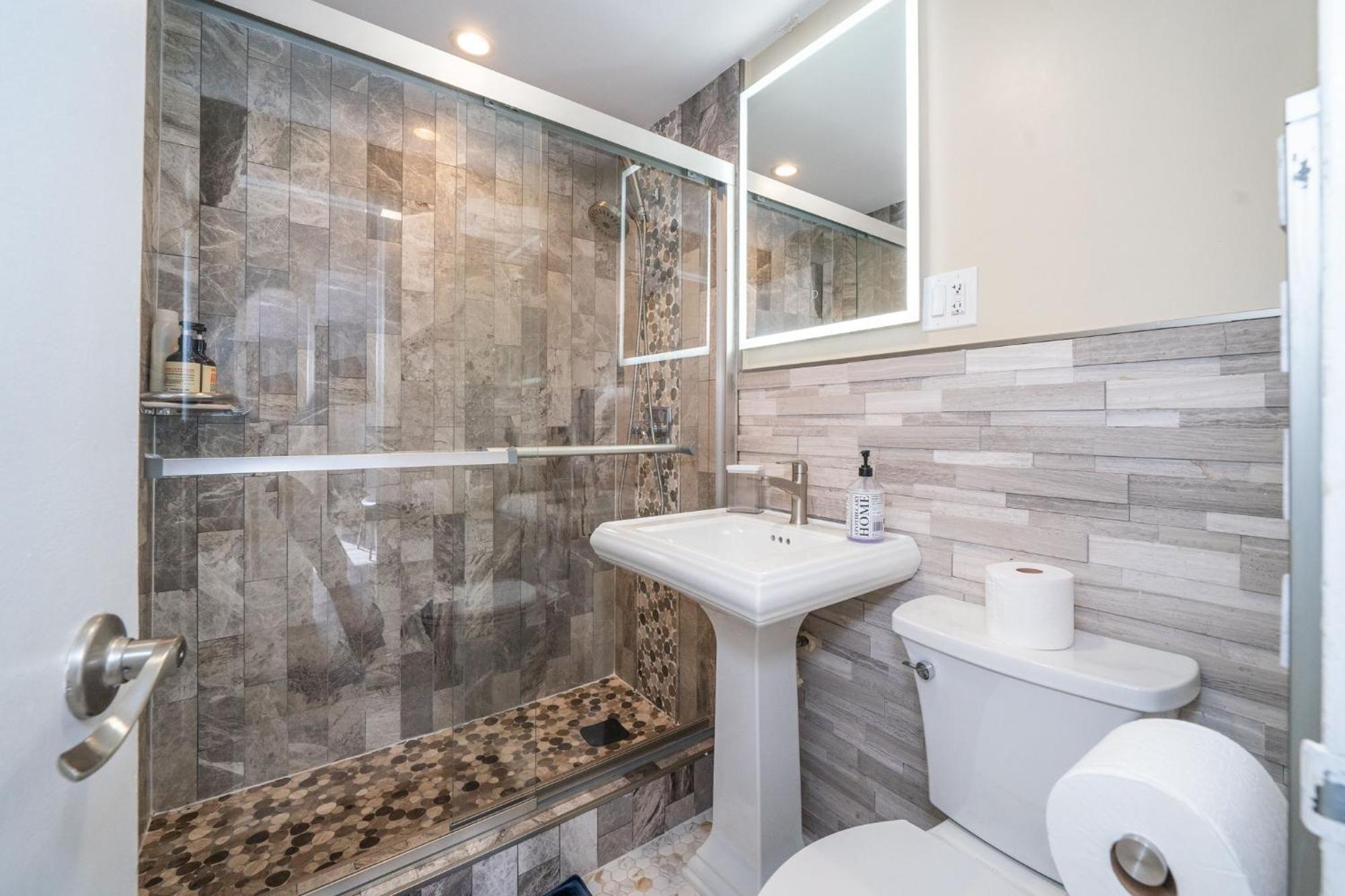 Just Renovated 3 Br/2Bath/ Parking+ Downtown View Διαμέρισμα Ατλάντα Εξωτερικό φωτογραφία